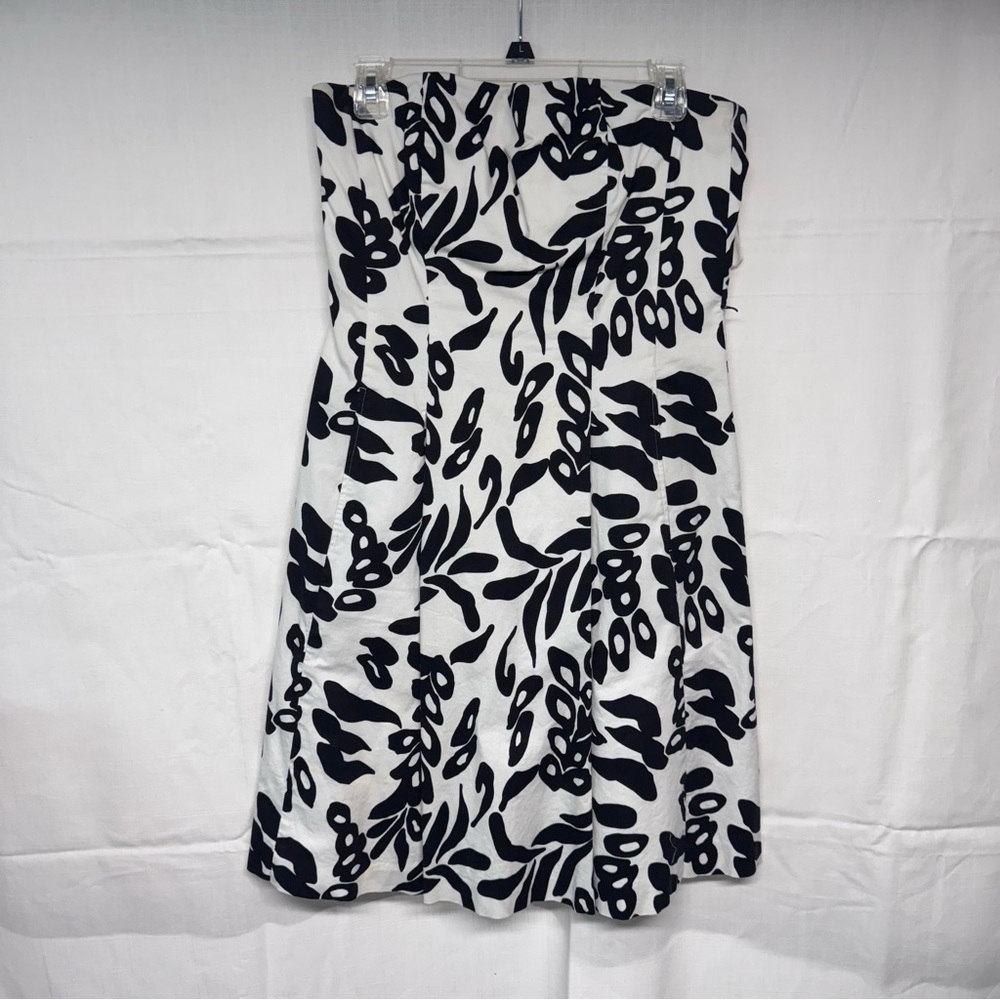 White House Black Market Strapless Black and White Dress